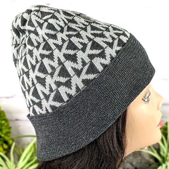 Michael Kors MK Signature Knitted Beanie Hat - Picture 1 of 6